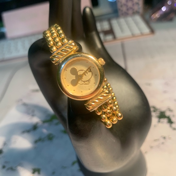 Accessories - VINTAGE MICKEY MOUSE DISNEY TIME WORKS LADIES LINK WATCH Gold Bracelet